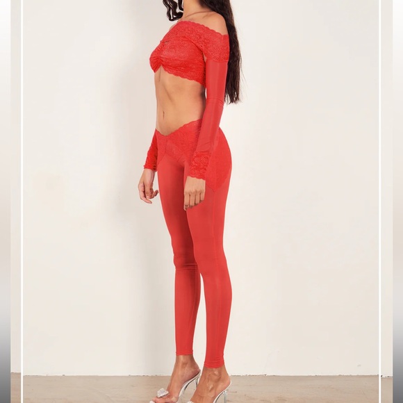 Poster girl shape wear. Margot Leggings Vixen Red, and Davina Top Vixen Red - Picture 3 of 4